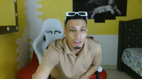 Snapshot of cam_xman chatting on March 2026 01:10:01 AM cam_xman online show from March 2026 01:10:01 AM