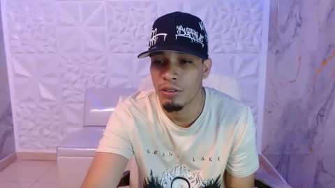 cam_xman online show from April 2026 02:33:01 PM