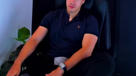 Snapshot of camara110 chatting on December 2024 02:48:02 AM camara110 online show from December 2024 02:48:02 AM