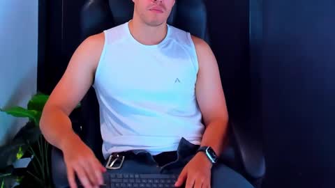 Snapshot of camara110 chatting on December 2024 01:53:02 AM camara110 online show from December 2024 01:53:02 AM