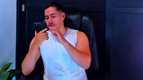 Snapshot of camara110 chatting on December 2024 01:26:02 AM camara110 online show from December 2024 01:26:02 AM