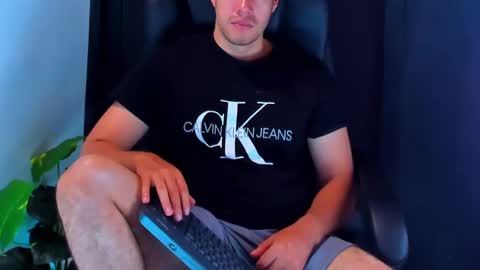 Snapshot of camara110 chatting on January 2025 08:15:02 PM camara110 online show from January 2025 08:15:02 PM