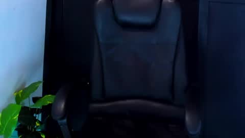 Snapshot of camara110 chatting on January 2025 04:15:01 AM camara110 online show from January 2025 04:15:01 AM