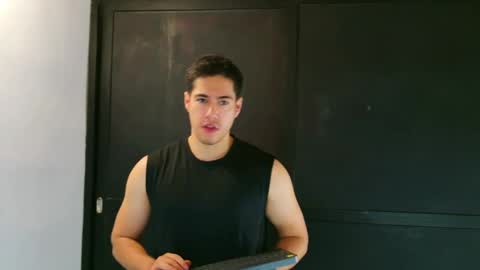 Snapshot of camara110 chatting on January 2025 02:29:01 AM camara110 online show from January 2025 02:29:01 AM