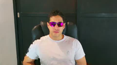 Snapshot of camara110 chatting on January 2025 09:51:02 PM camara110 online show from January 2025 09:51:02 PM