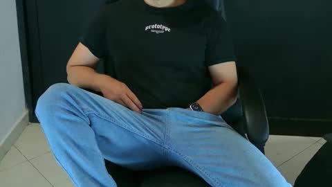 Snapshot of camara110 chatting on January 2025 12:22:02 AM camara110 online show from January 2025 12:22:02 AM