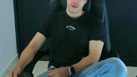 Snapshot of camara110 chatting on January 2025 02:16:02 AM camara110 online show from January 2025 02:16:02 AM