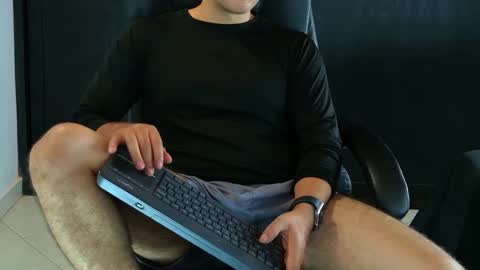 Snapshot of camara110 chatting on February 2025 09:40:01 PM camara110 online show from February 2025 09:40:01 PM