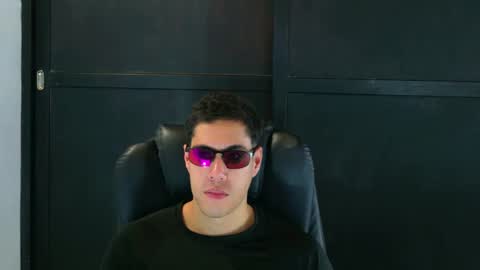 Snapshot of camara110 chatting on February 2025 10:41:01 PM camara110 online show from February 2025 10:41:01 PM