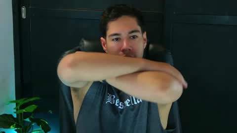 Snapshot of camara110 chatting on February 2025 02:04:01 AM camara110 online show from February 2025 02:04:01 AM