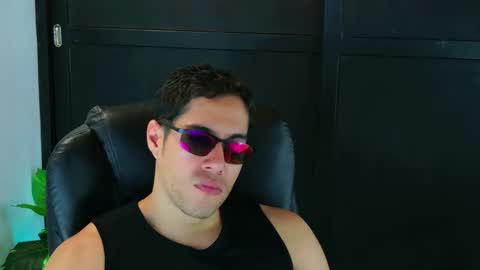 Snapshot of camara110 chatting on February 2025 09:03:02 PM camara110 online show from February 2025 09:03:02 PM