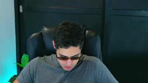 Snapshot of camara110 chatting on February 2025 07:19:02 PM camara110 online show from February 2025 07:19:02 PM