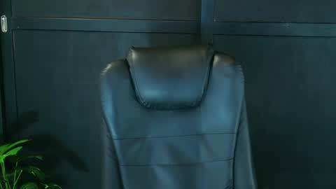 Snapshot of camara110 chatting on February 2025 09:27:02 PM camara110 online show from February 2025 09:27:02 PM