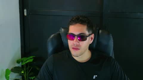 Snapshot of camara110 chatting on March 2025 03:18:02 AM camara110 online show from March 2025 03:18:02 AM