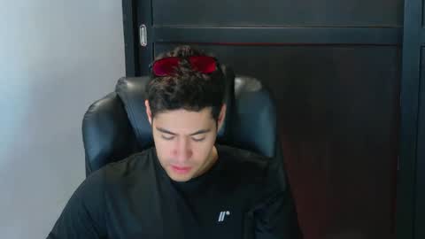 Snapshot of camara110 chatting on October 2025 10:49:02 PM camara110 online show from October 2025 10:49:02 PM