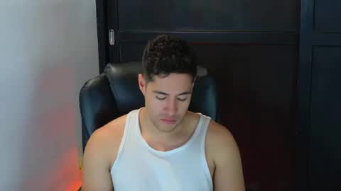 Snapshot of camara110 chatting on October 2025 04:45:02 AM camara110 online show from October 2025 04:45:02 AM