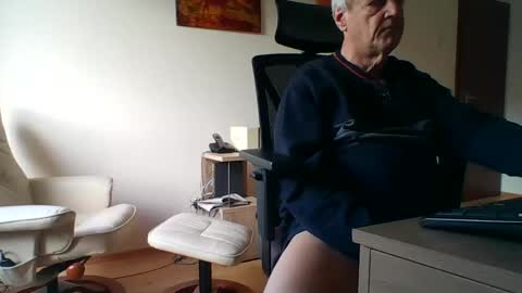 Snapshot of camcologne chatting on December 2024 11:13:01 AM camcologne online show from December 2024 11:13:01 AM