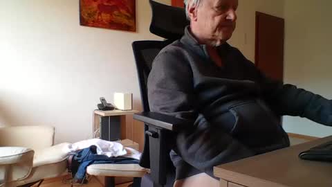 Snapshot of camcologne chatting on February 2025 11:11:02 AM camcologne online show from February 2025 11:11:02 AM
