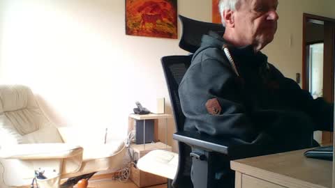 Snapshot of camcologne chatting on April 2026 10:01:02 AM camcologne online show from April 2026 10:01:02 AM