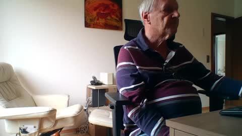Snapshot of camcologne chatting on April 2026 10:42:01 AM camcologne online show from April 2026 10:42:01 AM