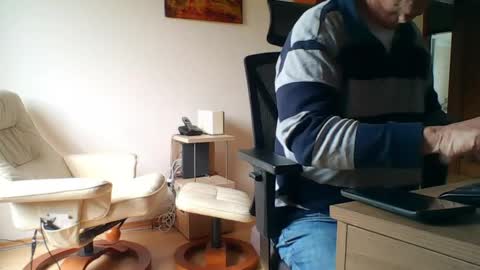 Snapshot of camcologne chatting on April 2026 01:49:02 PM camcologne online show from April 2026 01:49:02 PM