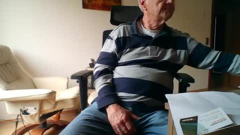 Snapshot of camcologne chatting on April 2026 11:48:01 AM camcologne online show from April 2026 11:48:01 AM