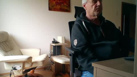 Snapshot of camcologne chatting on April 2026 08:42:02 AM camcologne online show from April 2026 08:42:02 AM