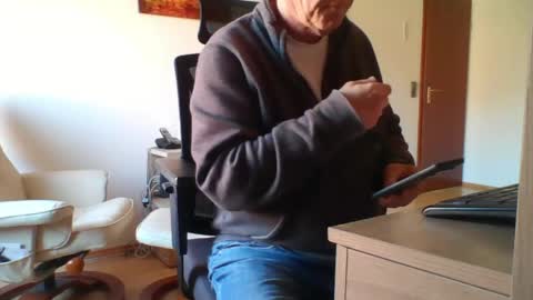 Snapshot of camcologne chatting on April 2026 07:55:01 AM camcologne online show from April 2026 07:55:01 AM