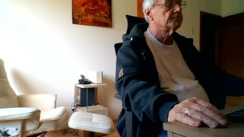 Snapshot of camcologne chatting on April 2026 11:13:02 AM camcologne online show from April 2026 11:13:02 AM