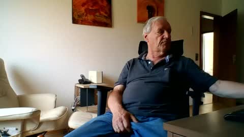 Snapshot of camcologne chatting on April 2026 08:41:01 AM camcologne online show from April 2026 08:41:01 AM