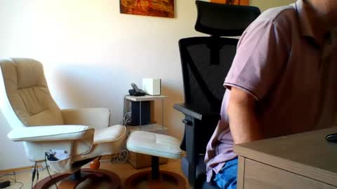 Snapshot of camcologne chatting on May 2026 08:32:01 AM camcologne online show from May 2026 08:32:01 AM