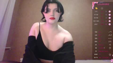 Snapshot of camgirl_xx chatting on November 2025 04:06:01 PM Marta online show from November 2025 04:06:01 PM