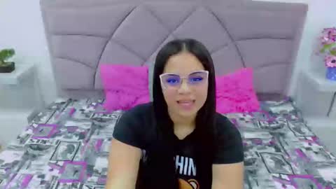 Snapshot of cami_bunnygirlx chatting on December 2024 06:40:01 PM CAMI online show from December 2024 06:40:01 PM