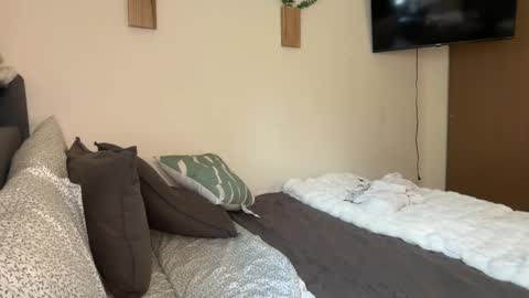 Camila online show from October 2025 05:15:02 PM