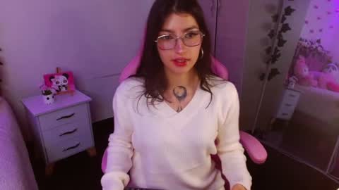 Snapshot of cami_mila99 chatting on January 2025 03:43:02 AM CAMI online show from January 2025 03:43:02 AM