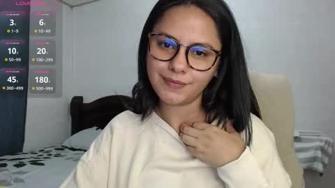 Snapshot of cami_valbuena chatting on February 2026 01:15:02 AM Camila Valbuena online show from February 2026 01:15:02 AM