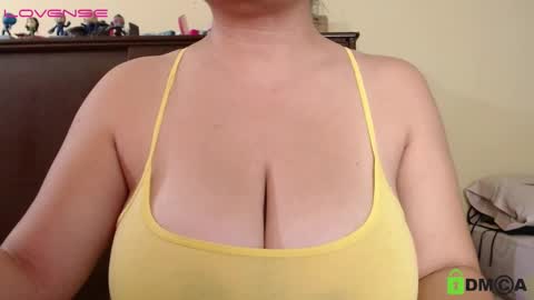 Snapshot of camiilahotxxx chatting on December 2024 04:44:02 PM Camila online show from December 2024 04:44:02 PM