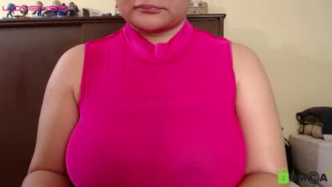 Snapshot of camiilahotxxx chatting on December 2024 04:17:01 PM Camila online show from December 2024 04:17:01 PM