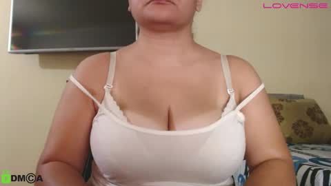 Snapshot of camiilahotxxx chatting on September 2025 02:49:02 PM Camila online show from September 2025 02:49:02 PM