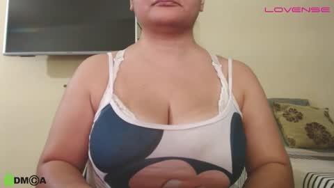 Snapshot of camiilahotxxx chatting on October 2025 04:38:02 PM Camila online show from October 2025 04:38:02 PM