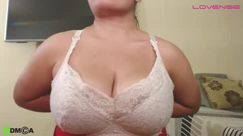 Snapshot of camiilahotxxx chatting on October 2025 04:50:01 PM Camila online show from October 2025 04:50:01 PM