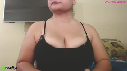 Snapshot of camiilahotxxx chatting on November 2025 04:49:01 PM Camila online show from November 2025 04:49:01 PM