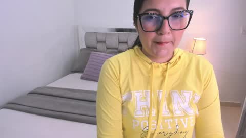Camila buitrago online show from April 2026 11:48:01 PM