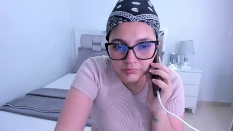 Camila buitrago online show from April 2026 02:04:02 AM