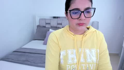 Camila buitrago online show from May 2026 10:48:01 PM