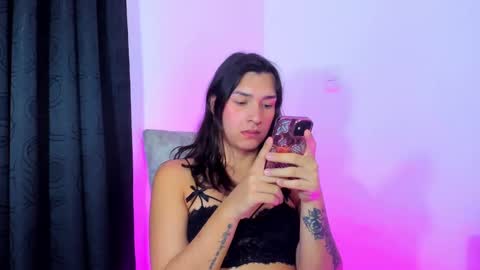 Snapshot of camila_coxx chatting on December 2024 07:49:02 AM s online show from December 2024 07:49:02 AM