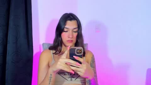 Snapshot of camila_coxx chatting on December 2024 04:39:01 AM s online show from December 2024 04:39:01 AM