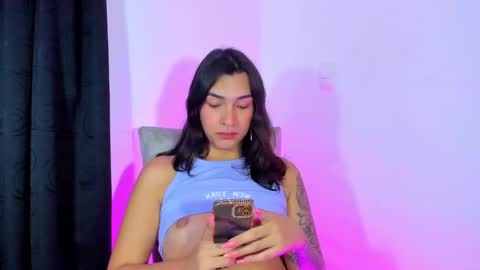 Snapshot of camila_coxx chatting on December 2024 05:40:01 AM s online show from December 2024 05:40:01 AM