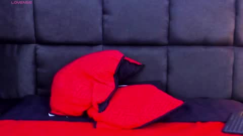 Snapshot of camila_coxx chatting on December 2024 10:23:02 AM s online show from December 2024 10:23:02 AM