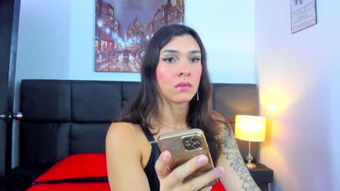 Snapshot of camila_coxx chatting on January 2025 04:22:02 AM s online show from January 2025 04:22:02 AM